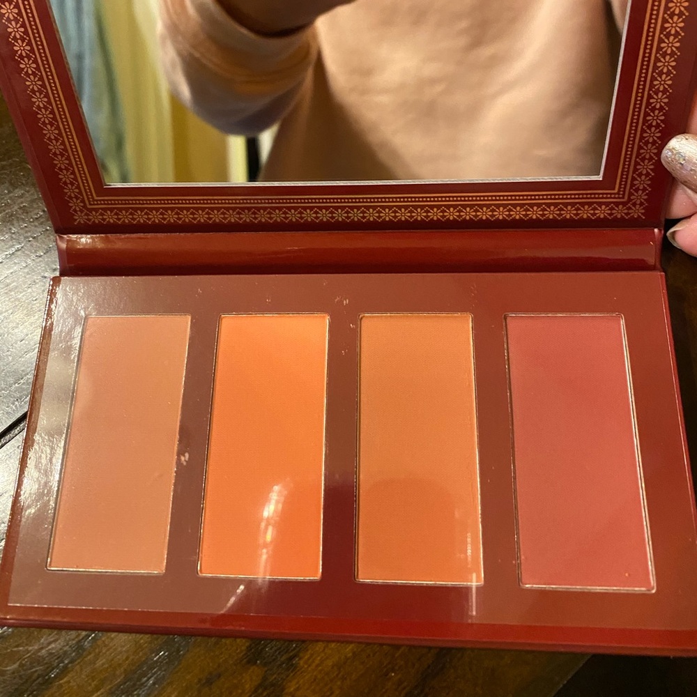Blush Pallet - Picture 2 of 2